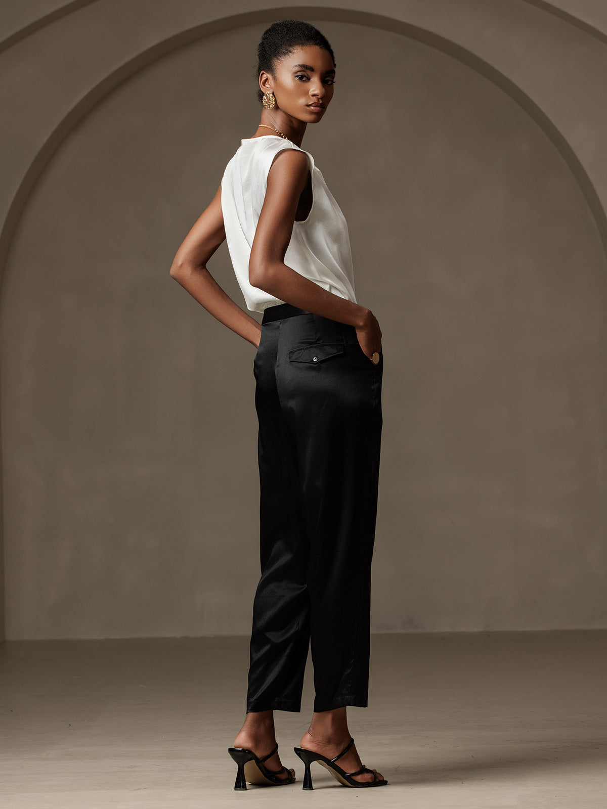 Reyanna™ | Siden modebyxor i carrotmodell