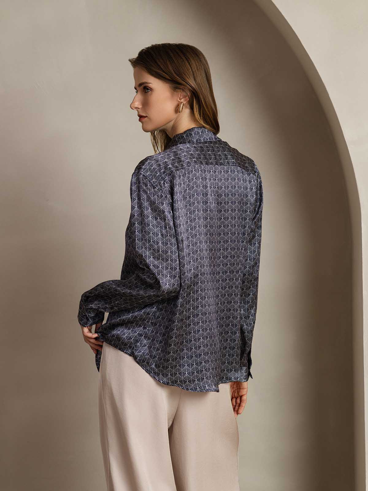 Reyanna™ | Silkesklassisk Militärinspirerad Blus Med Krage