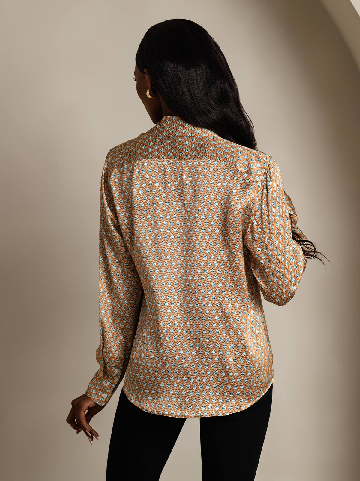 Reyanna™ | Silkesklassisk Militärinspirerad Blus Med Krage