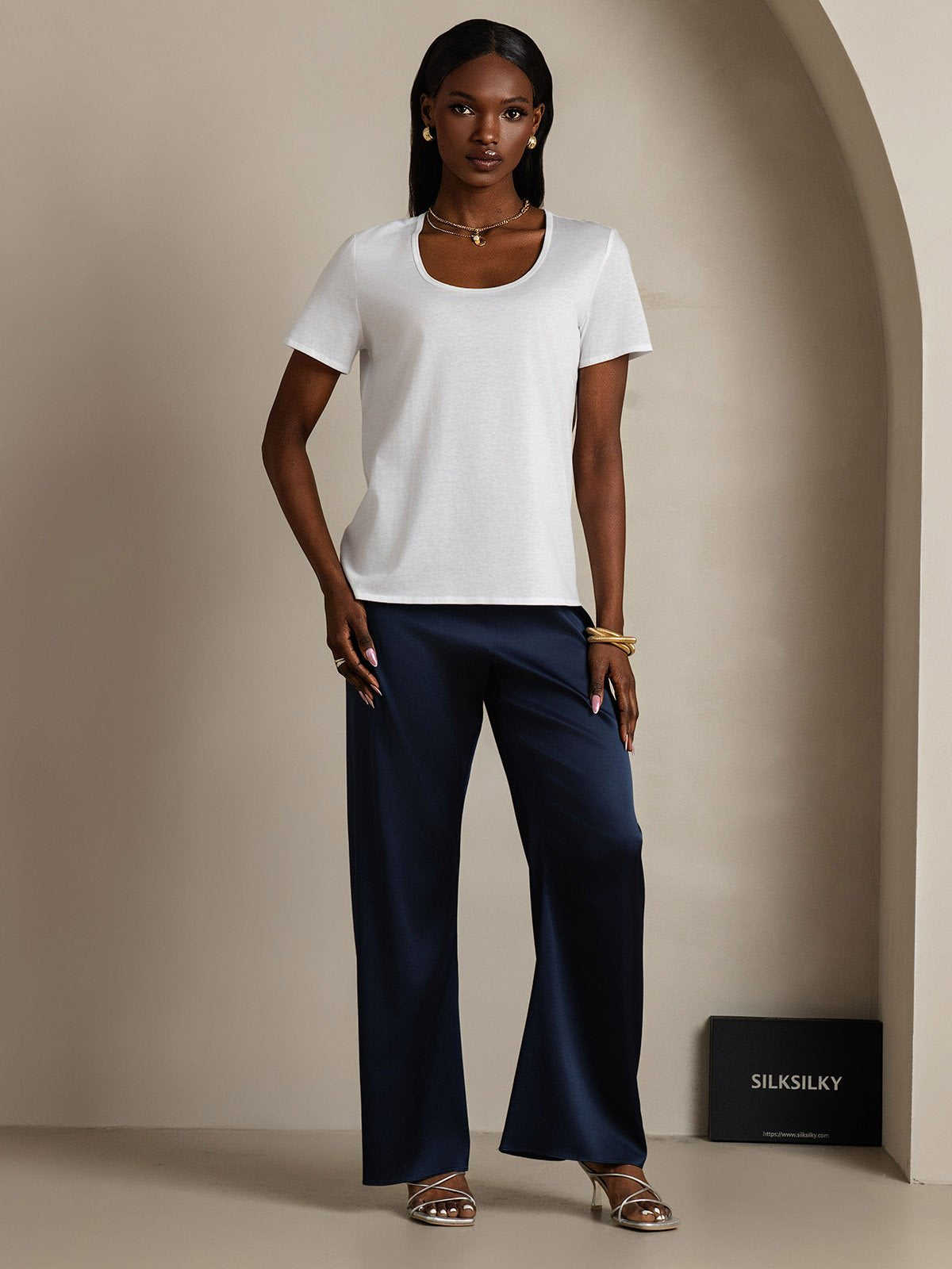 Reyanna™ | Silkeblandning U-ringning Dam T-shirt