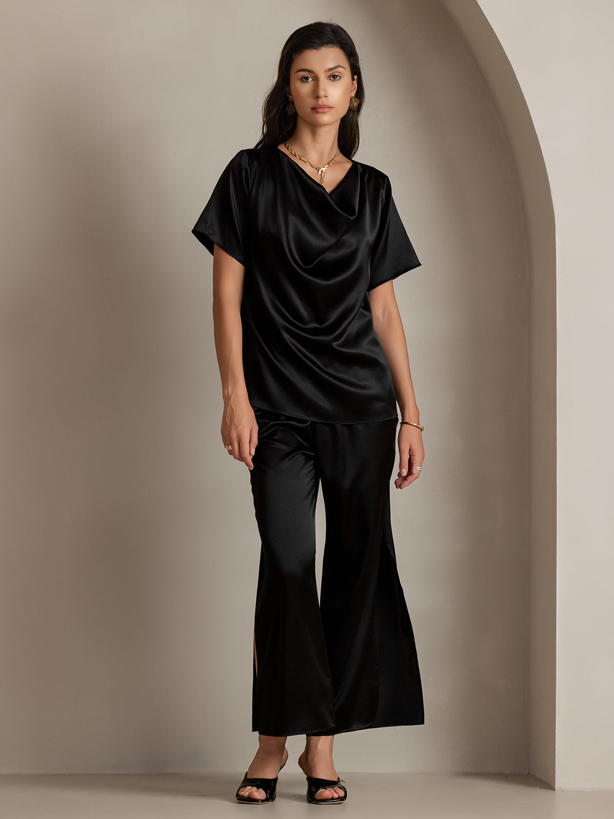 Reyanna™ | Siden avslappnad cowl neck t-shirt med kort ärm