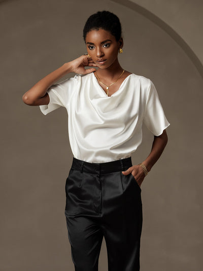 Reyanna™ | Siden avslappnad cowl neck t-shirt med kort ärm