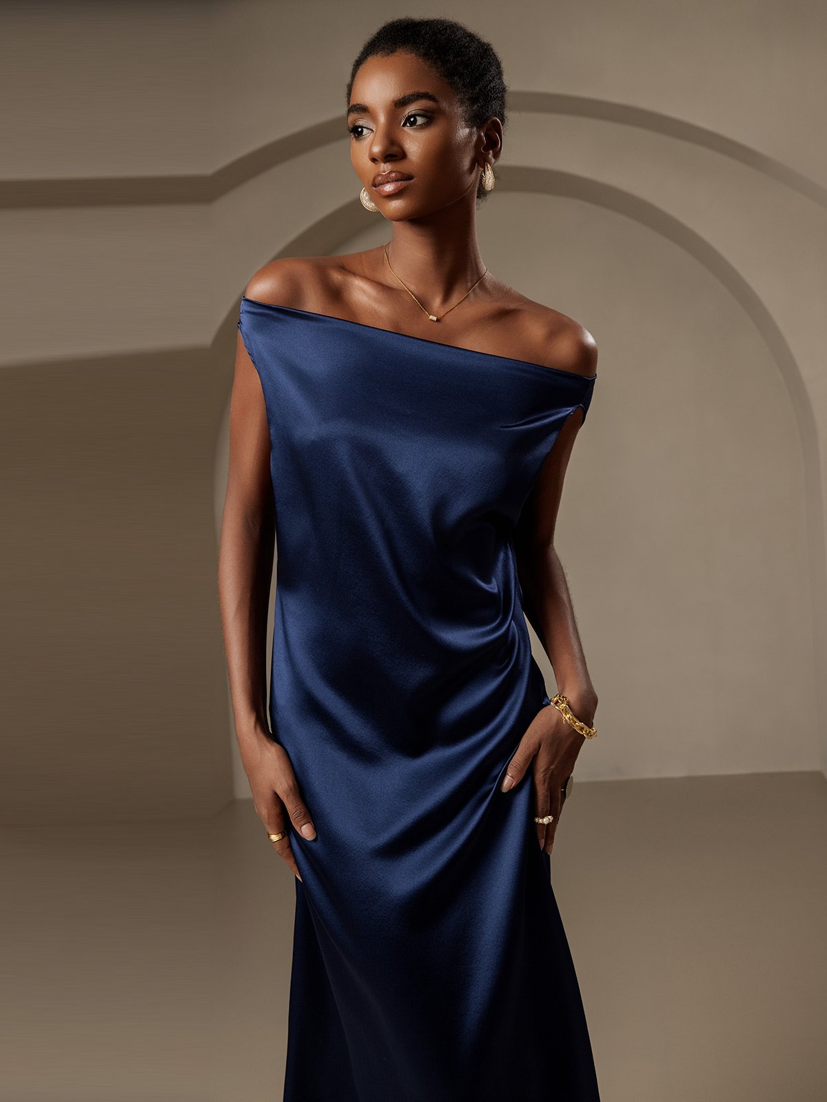 Reyanna™ | Siden elegant cowl-neck ärmlös klänning