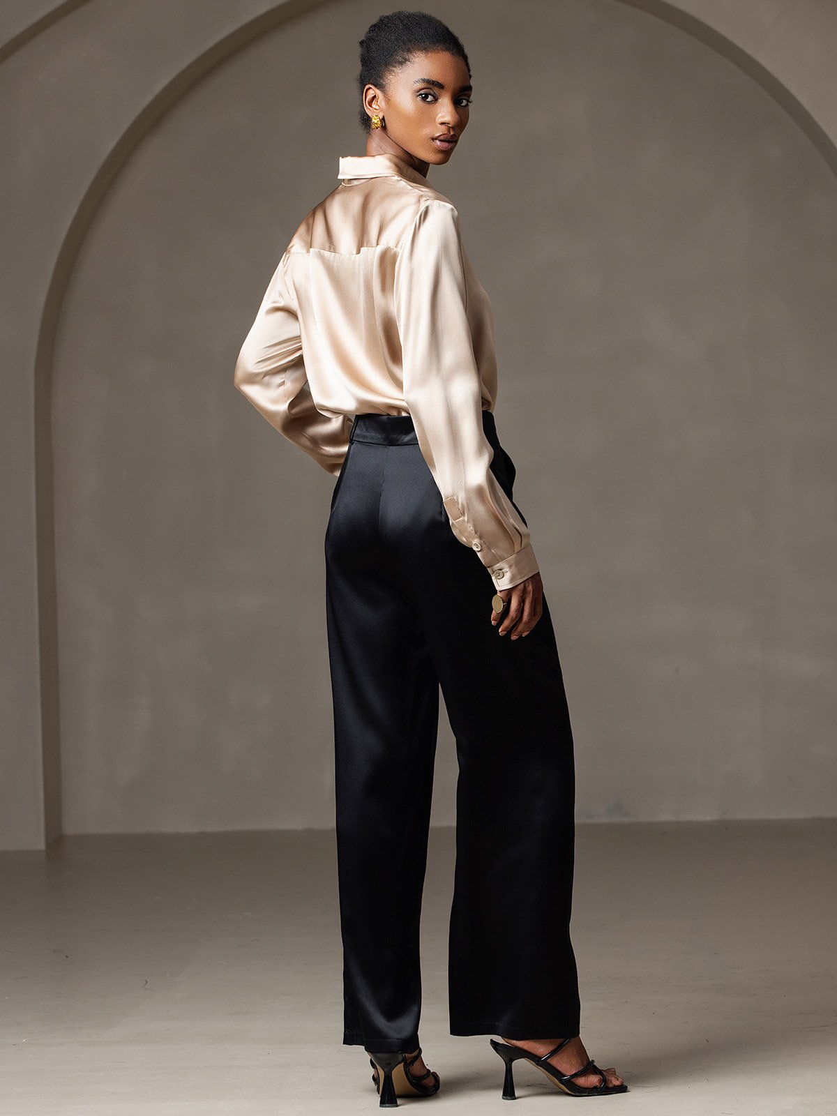 Dam 19 Momme Mulberry Silke Elegant Långärmad Skjorta