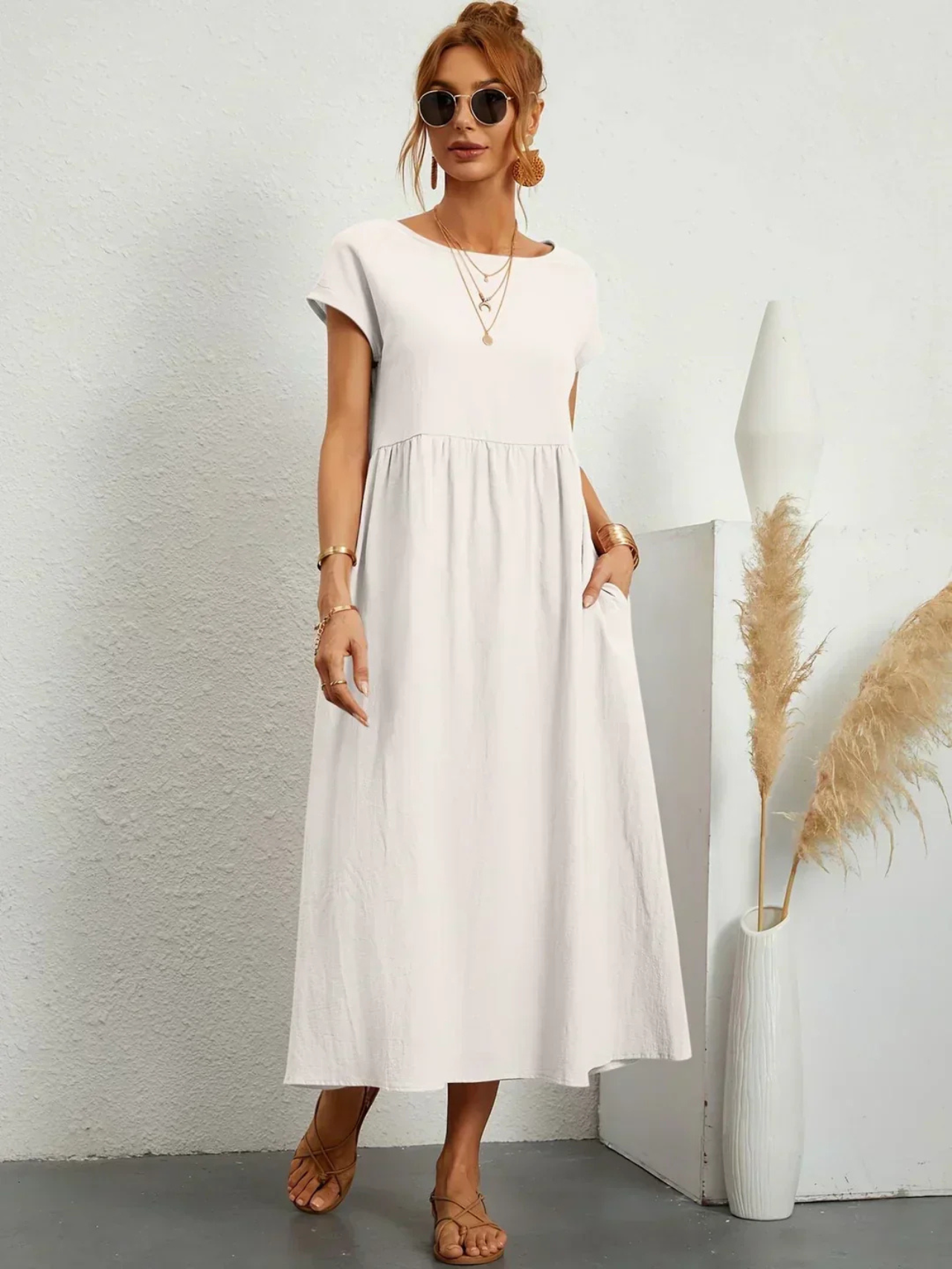 Reyanna |Isabella | Elegant klänning med rund hals