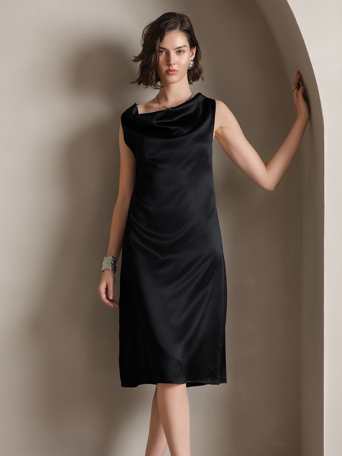 Reyanna™ | Siden elegant cowl-neck ärmlös klänning