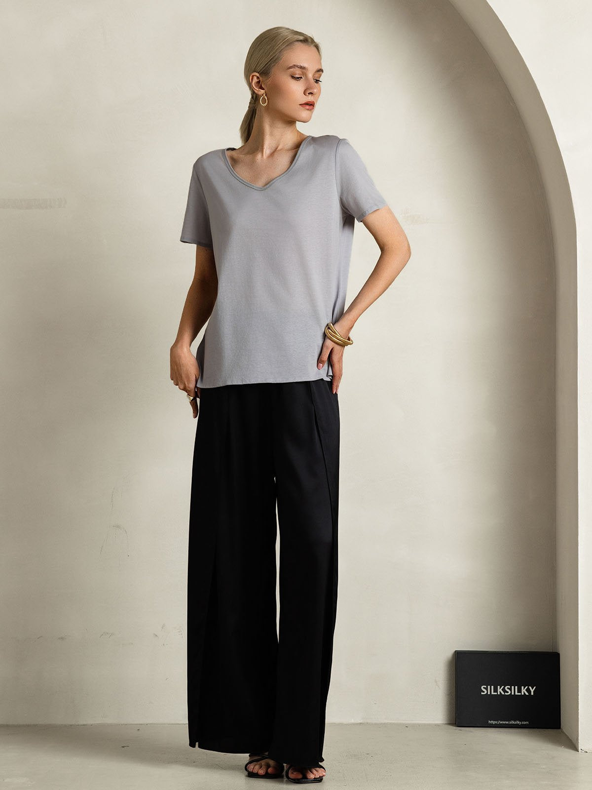 Reyanna™ | Silkeblandning V-ringning Dam T-shirt