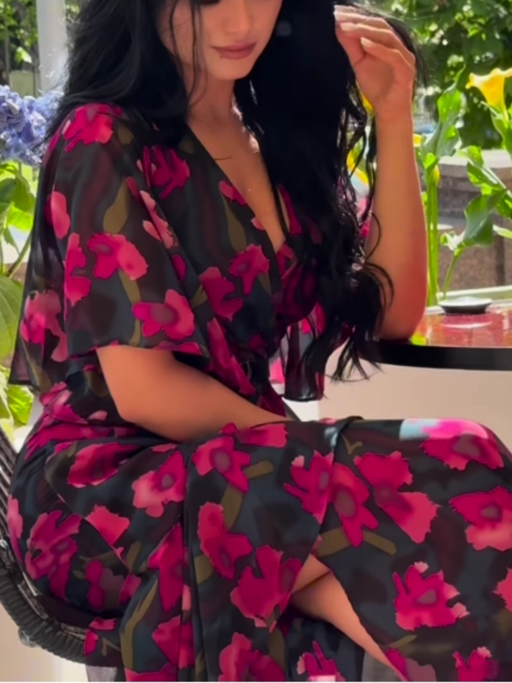 Reyanna™ | Retro V-neck trumpet sleeve printed dress