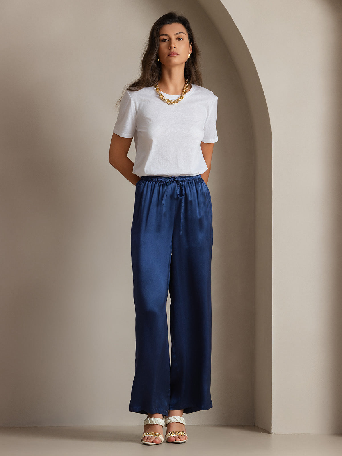 Reyanna™ | Silke Stickad Bas Rund Hals T-Shirt