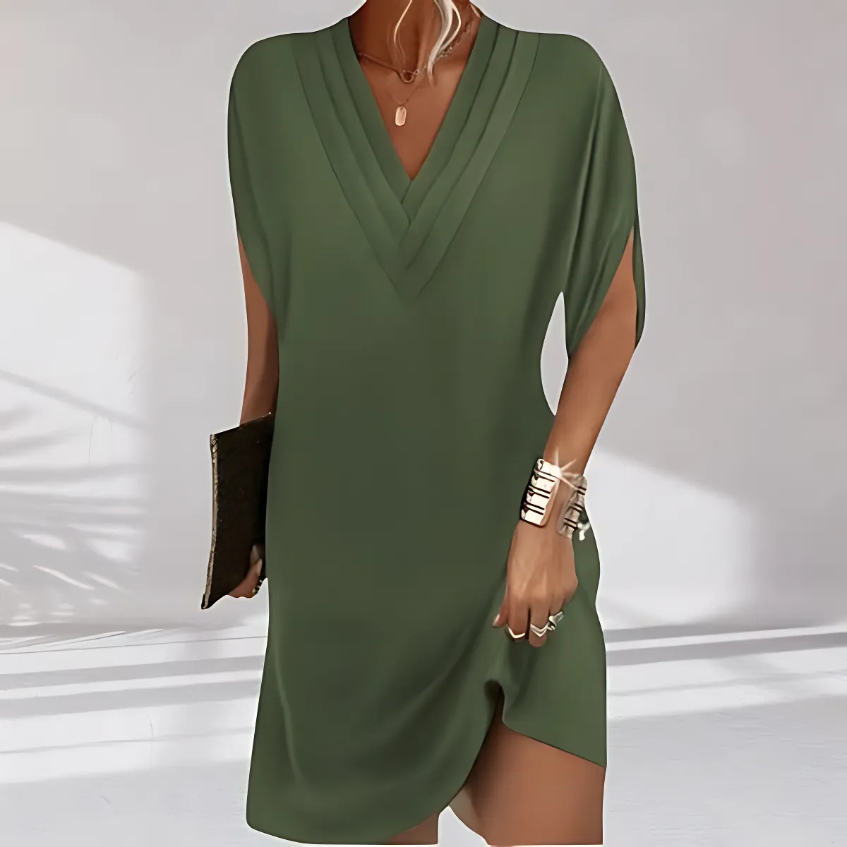 Reyanna |Vilda | Elegant smickrande klänning