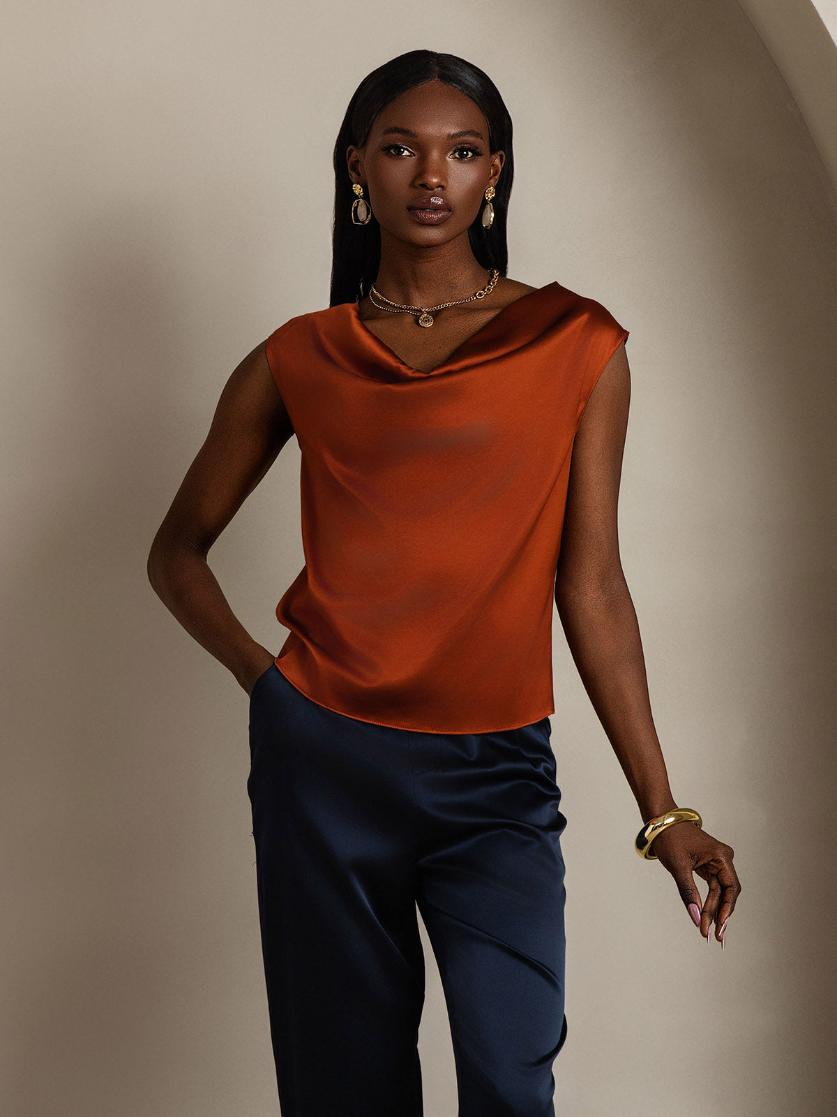 Reyanna™ | Silke Kappärmad Krage Tanktop/Blus