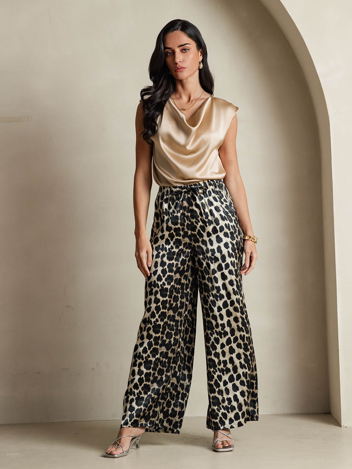 Reyanna™ | Silke Kappärmad Krage Tanktop/Blus