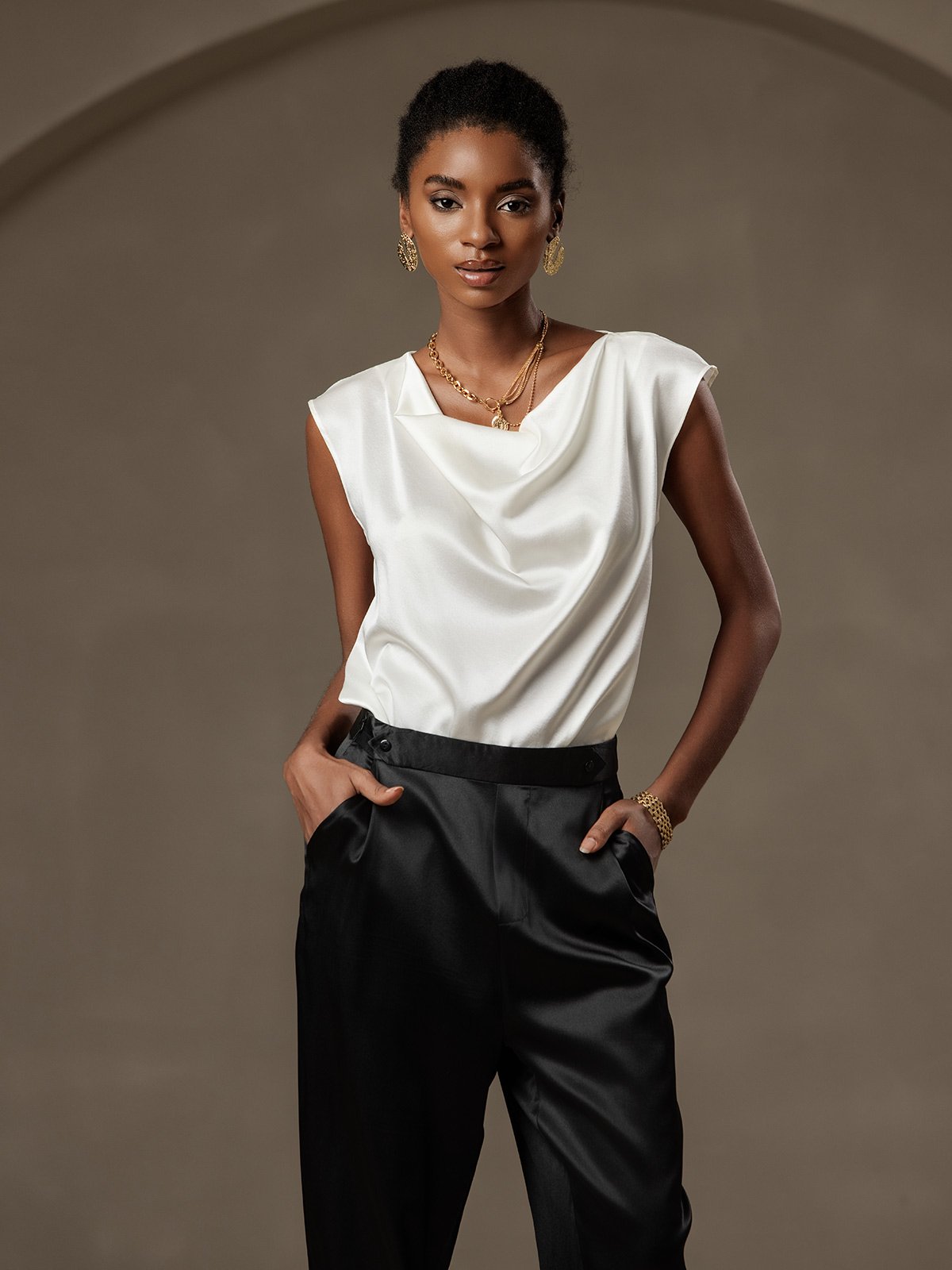Reyanna™ | Silke Kappärmad Krage Tanktop/Blus