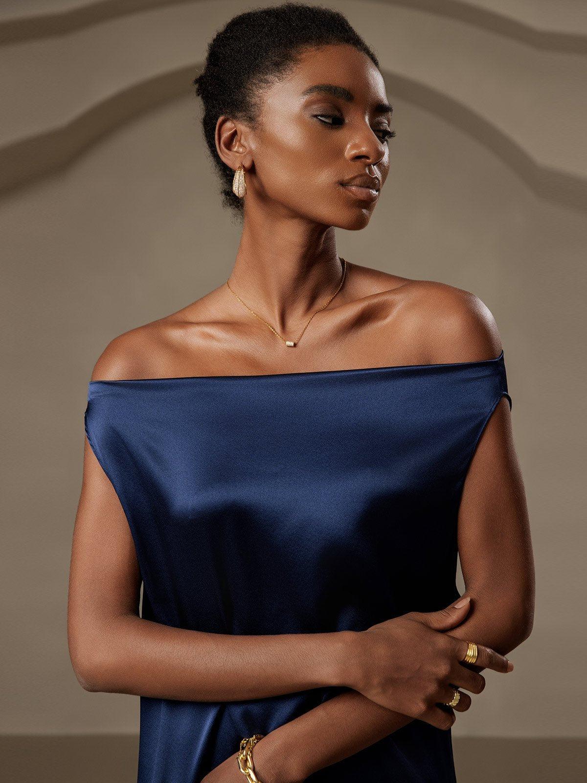 Reyanna™ | Siden elegant cowl-neck ärmlös klänning