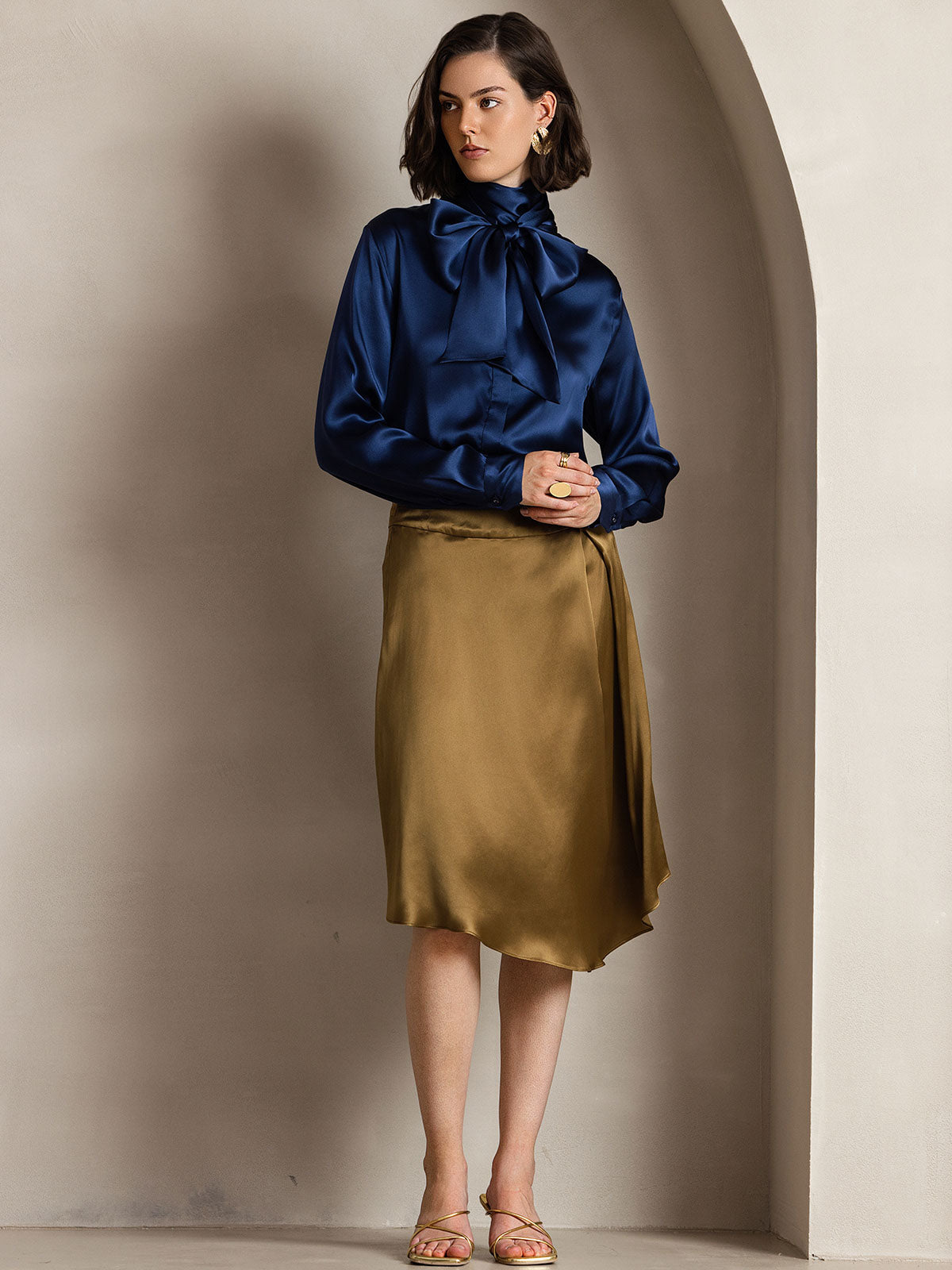 Reyanna™ | Dambasic Blus I 19 Momme Siden Med Knutkrage