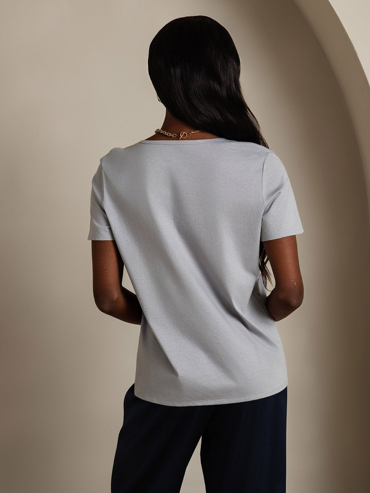 Reyanna™ | Silkeblandning U-ringning Dam T-shirt