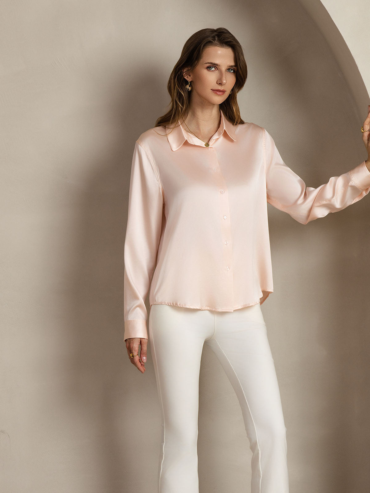 Reyanna™ | Silkesklassisk Militärinspirerad Blus Med Krage