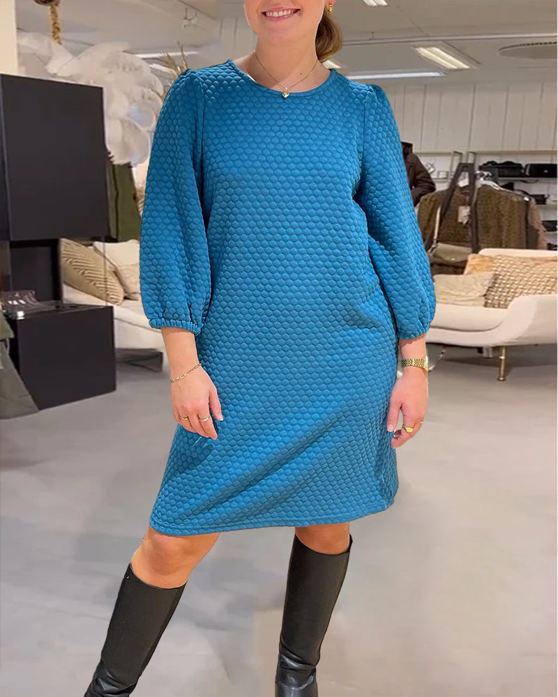 Elegant enfärgad klänning
