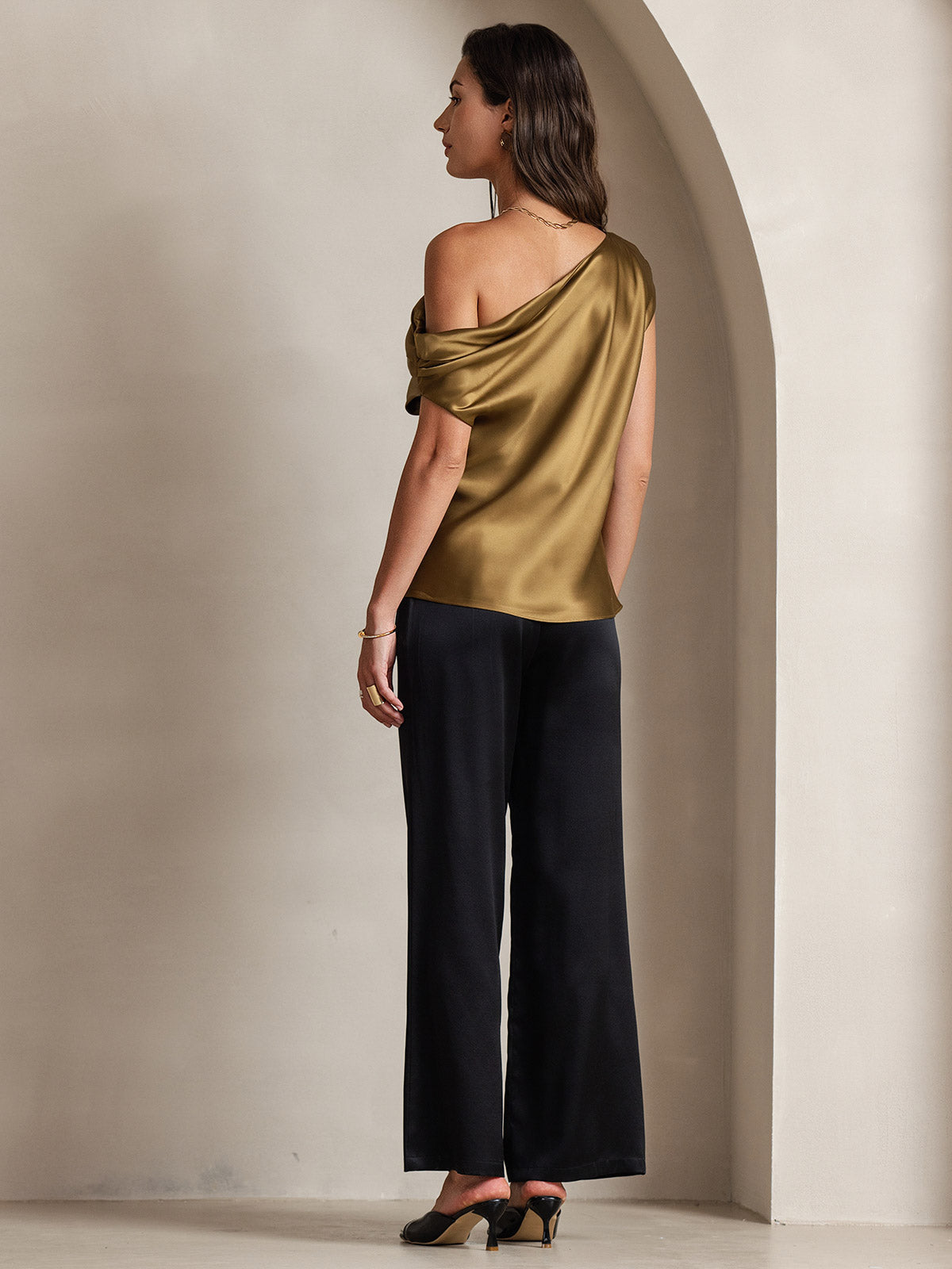 Reyanna™ | Silke Chic En-Skulder Blus