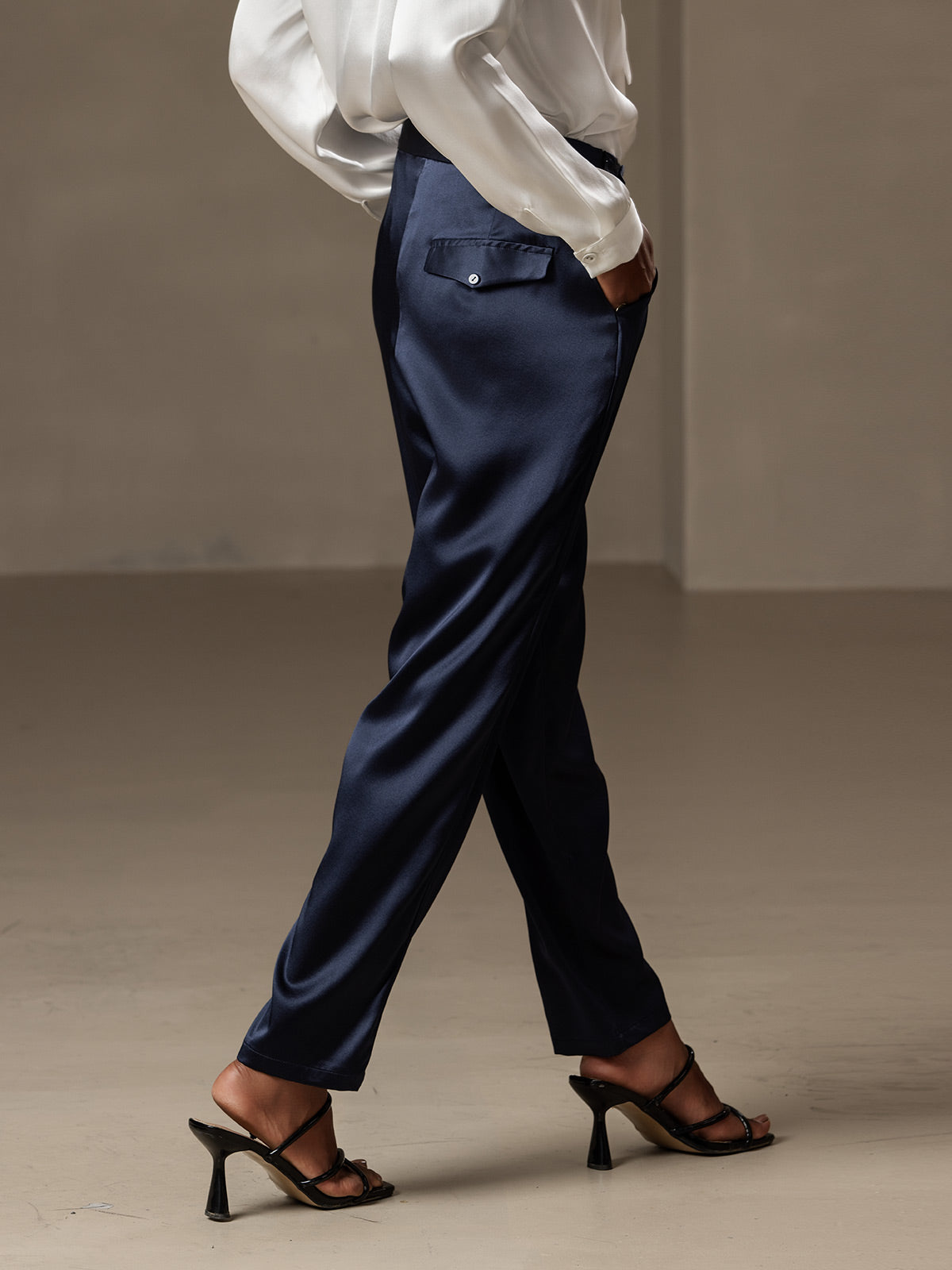 Reyanna™ | Siden modebyxor i carrotmodell