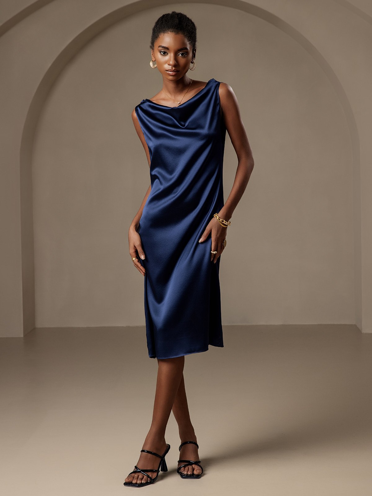 Reyanna™ | Siden elegant cowl-neck ärmlös klänning