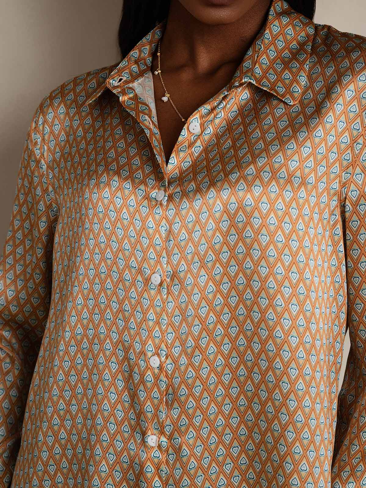 Reyanna™ | Silkesklassisk Militärinspirerad Blus Med Krage