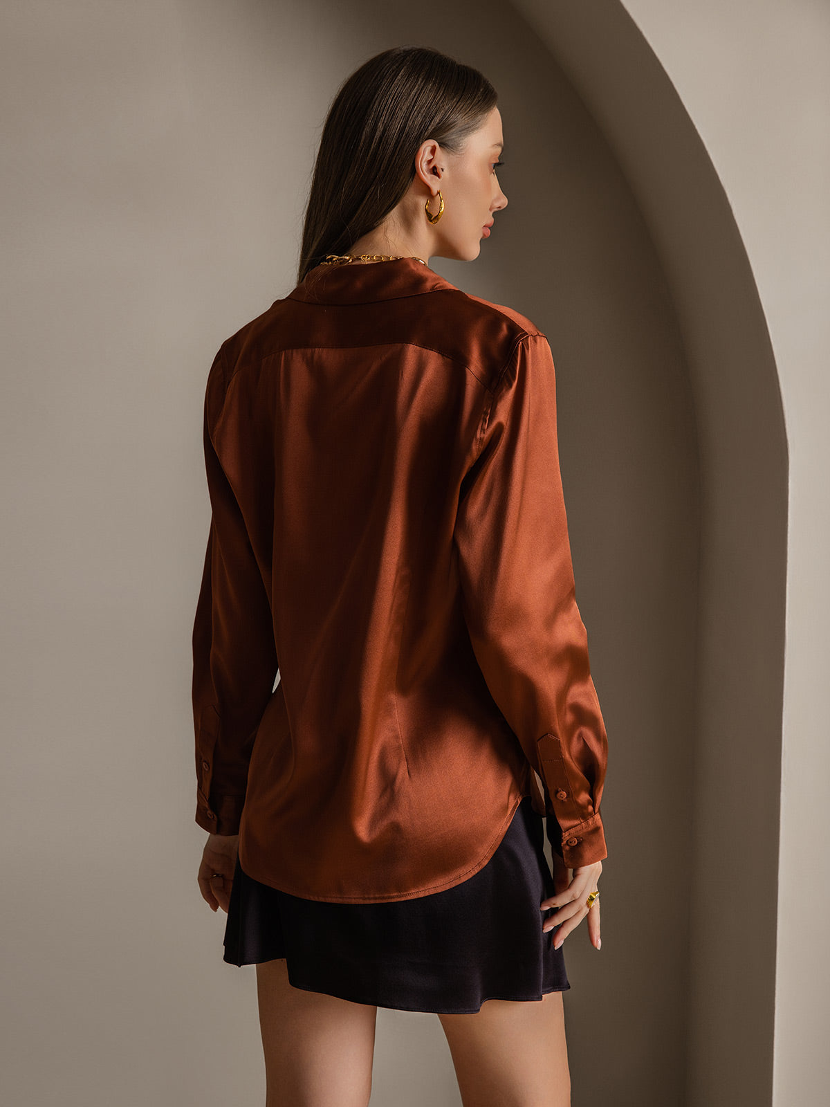 Reyanna™ | Silkesklassisk Militärinspirerad Blus Med Krage