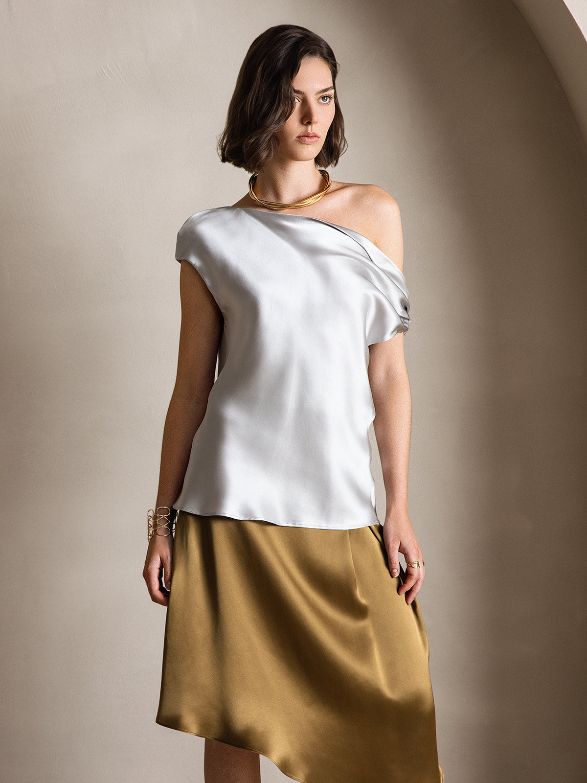 Reyanna™ | Silke Chic En-Skulder Blus