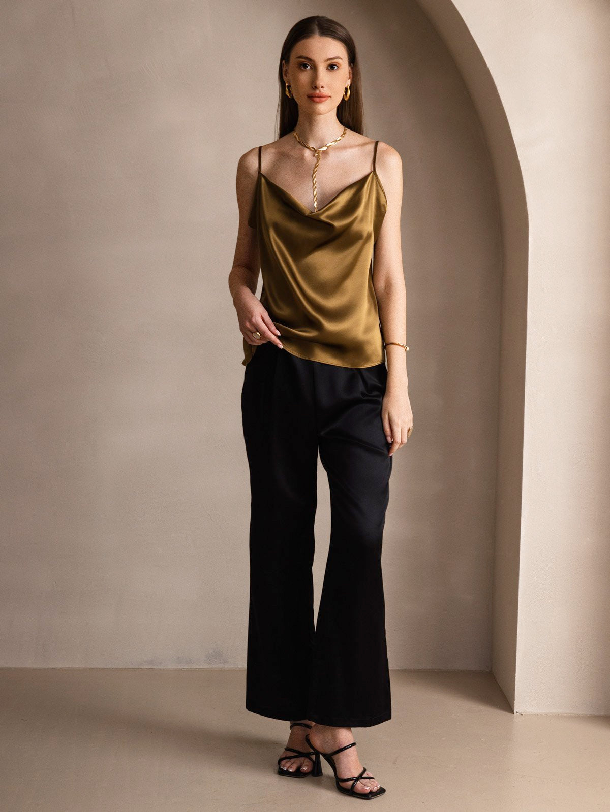 Reyanna™ | Silke Tunna Axelband Draperad Halsringning CamisoleTop