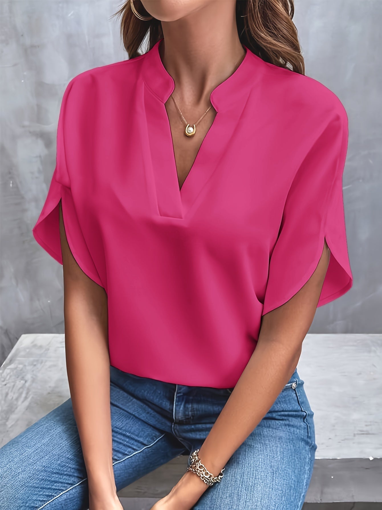 Reyanna |Sofia | Enfärgad blus med V-ringning