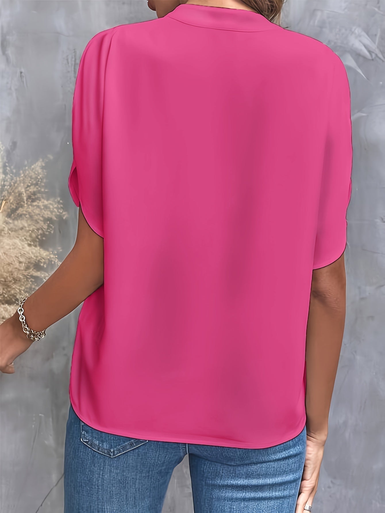 Reyanna |Sofia | Enfärgad blus med V-ringning
