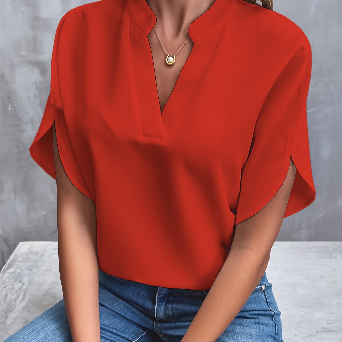 Reyanna |Sofia | Enfärgad blus med V-ringning