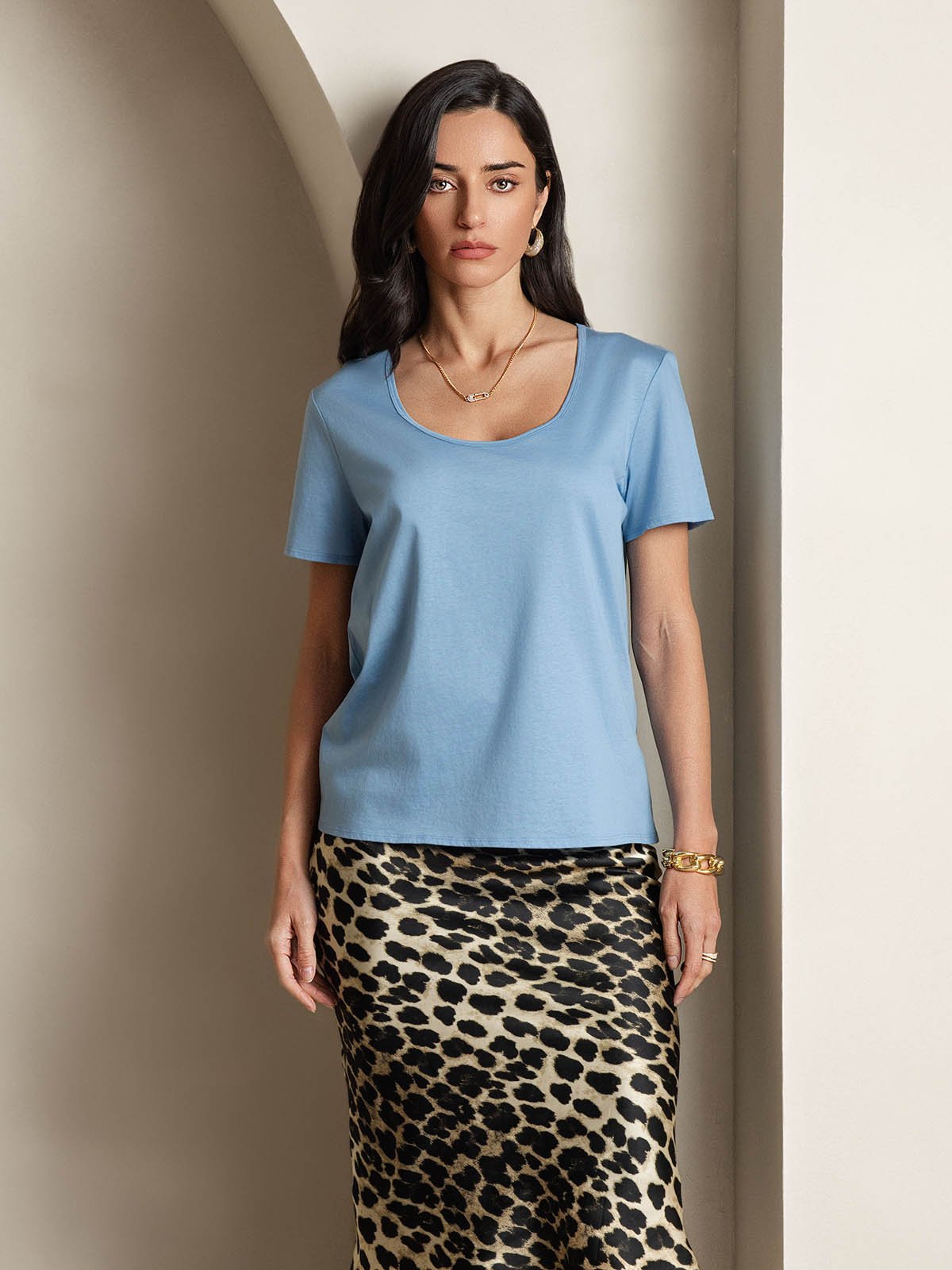 Reyanna™ | Silkeblandning U-ringning Dam T-shirt