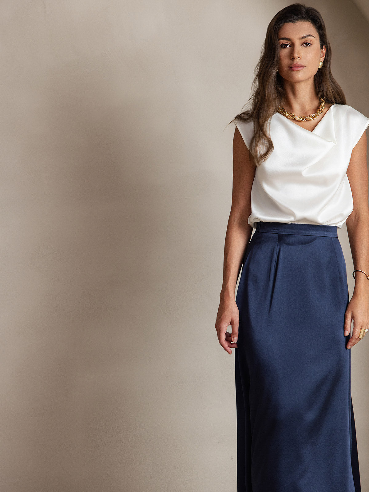 Reyanna™ | Silke Halsringning Med Korta Ärmar Blus