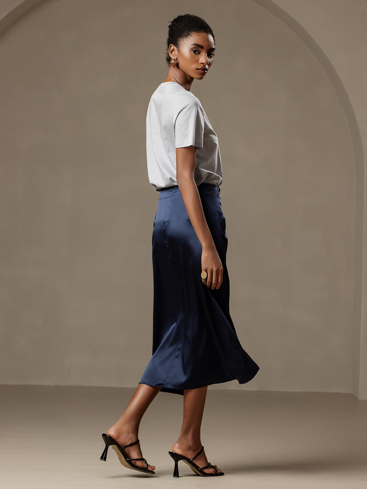 Reyanna™ | Silke Stickad Bas Rund Hals T-Shirt