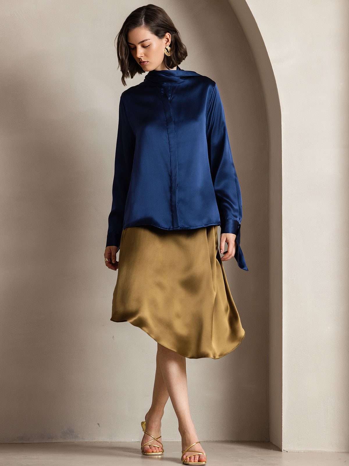 Reyanna™ | Dambasic Blus I 19 Momme Siden Med Knutkrage