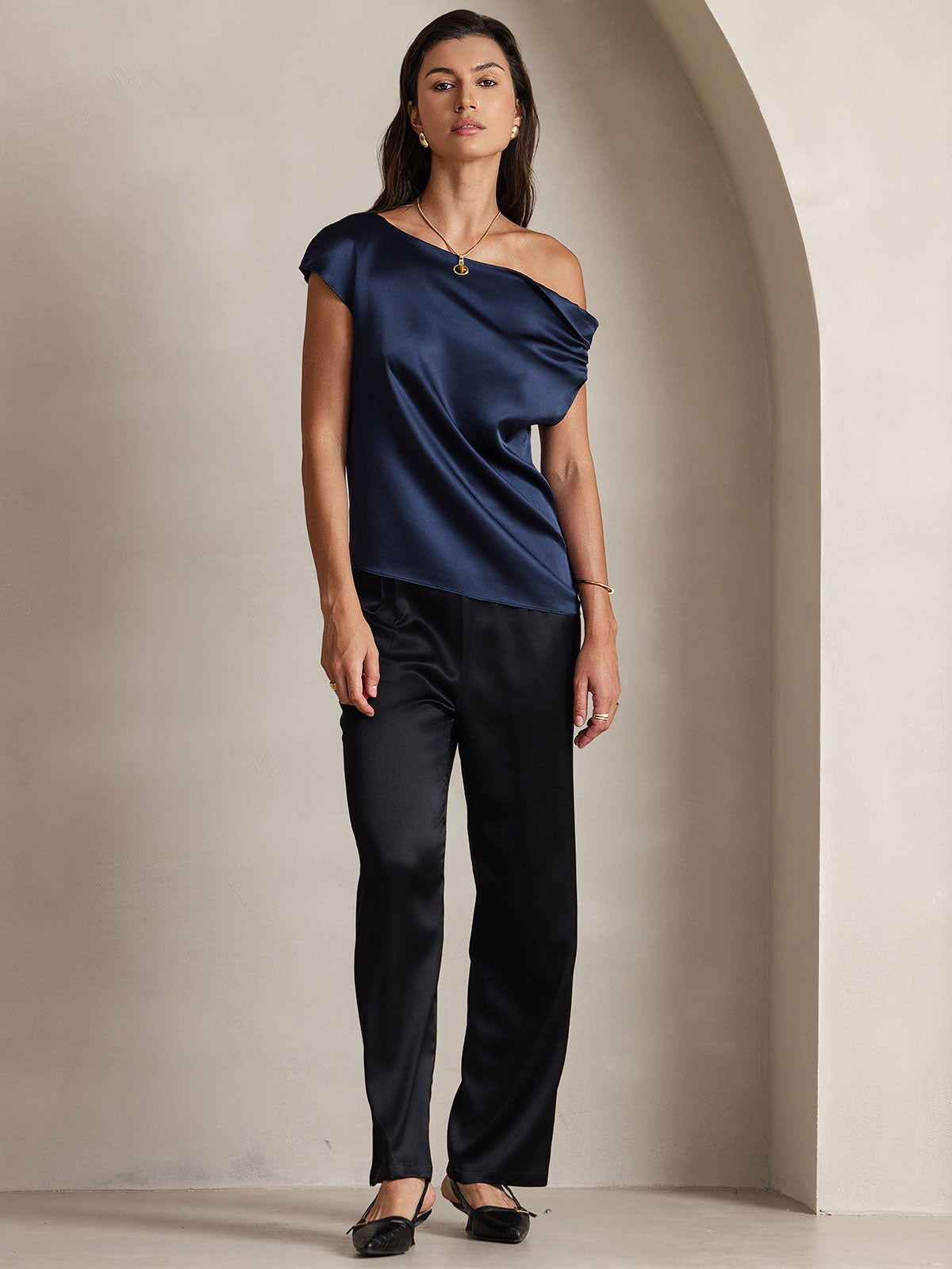 Reyanna™ | Silke Chic En-Skulder Blus