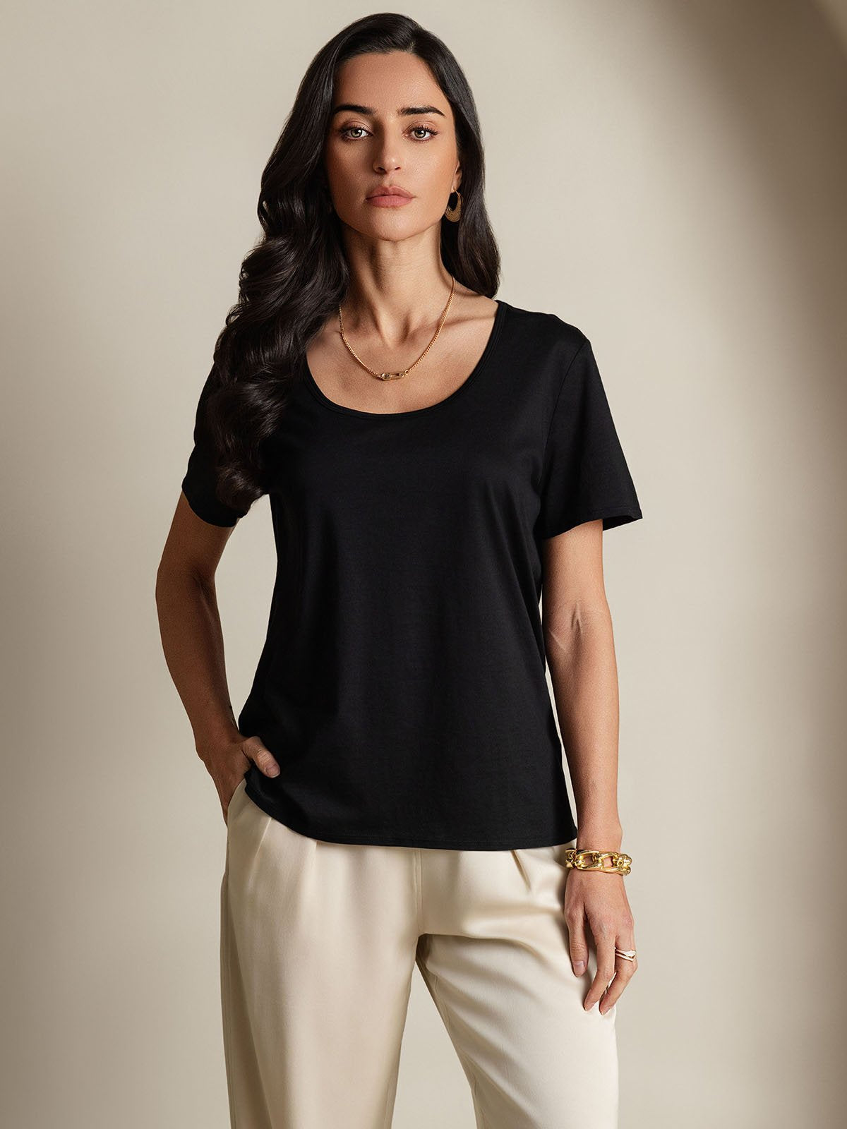 Reyanna™ | Silkeblandning U-ringning Dam T-shirt