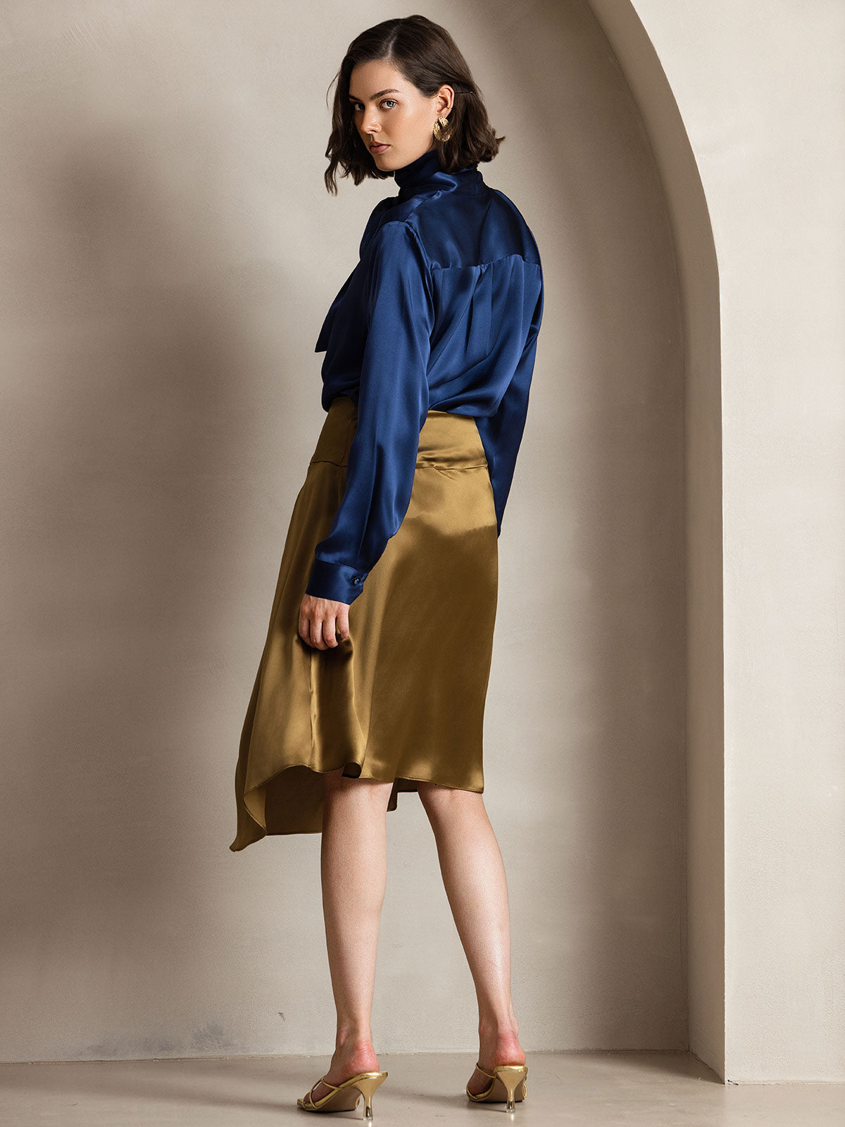 Reyanna™ | Dambasic Blus I 19 Momme Siden Med Knutkrage