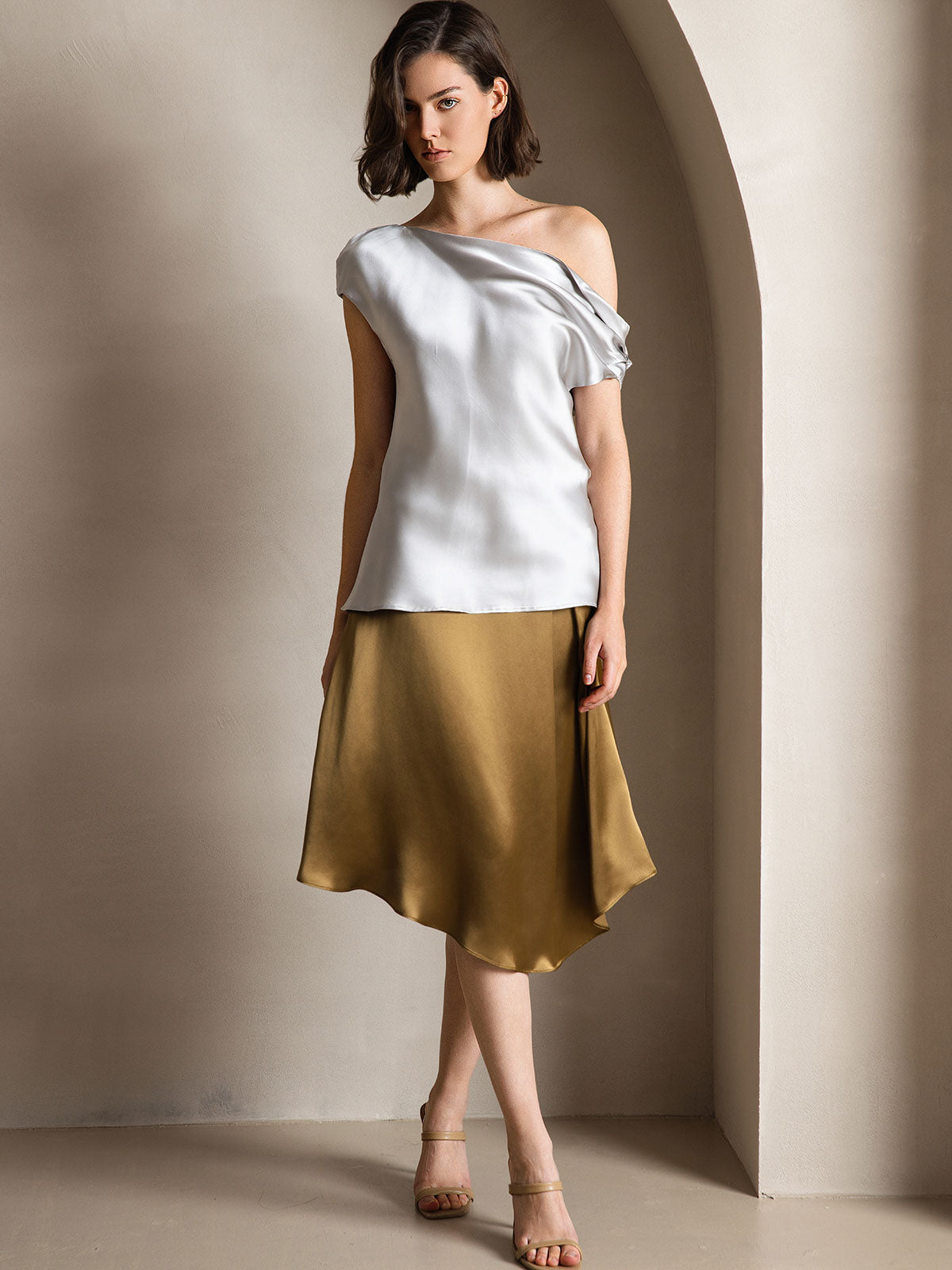 Reyanna™ | Silke Chic En-Skulder Blus