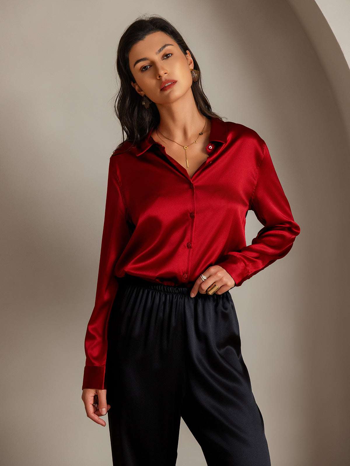 Reyanna™ | Silkesklassisk Militärinspirerad Blus Med Krage