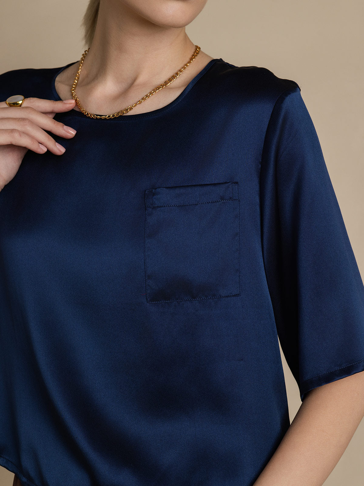 Reyanna™ | Rent Silke Enfärgad Hårärm Dam T-Shirt