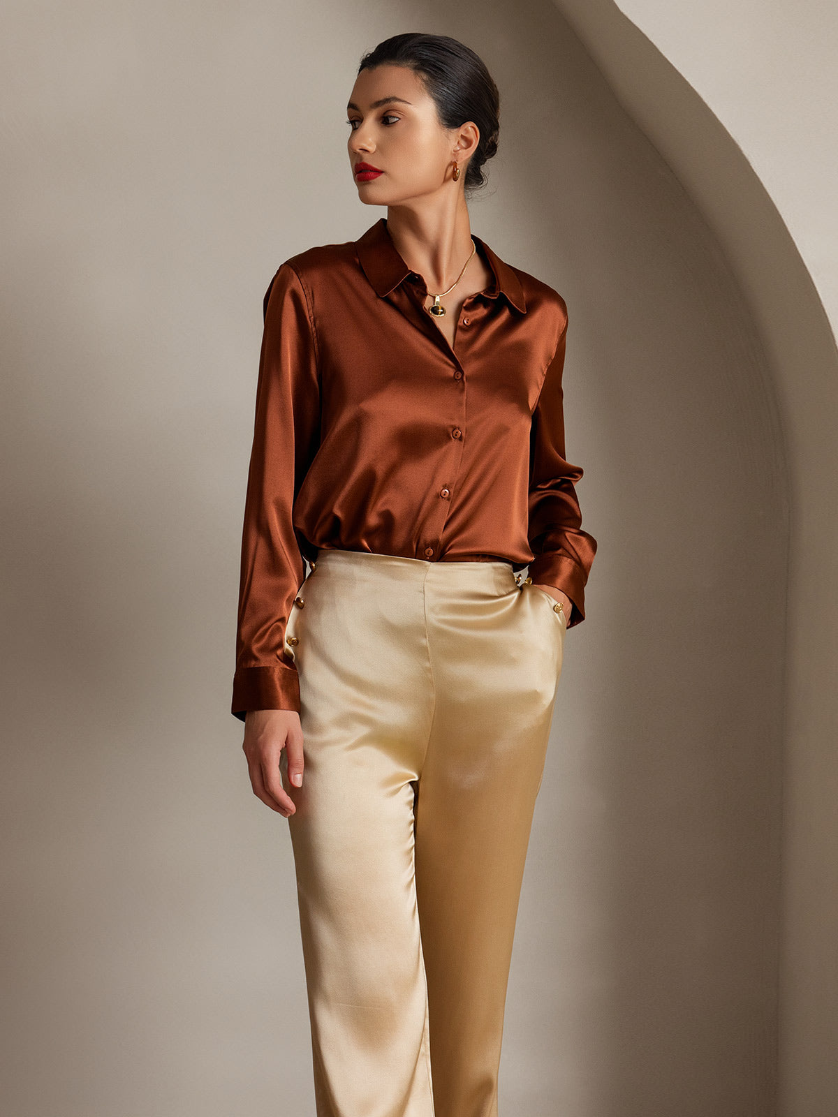 Reyanna™ | Silke Figursydda Knappfickor Kostymbyxor