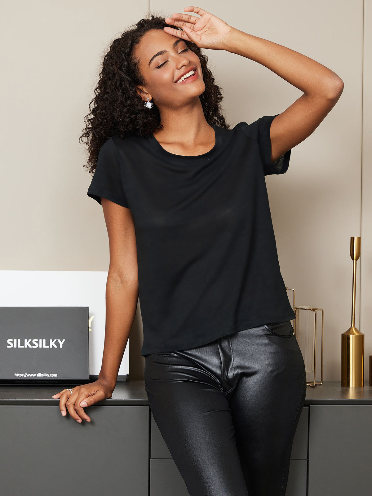 Reyanna™ | Silke Stickad Rundhals T-shirt