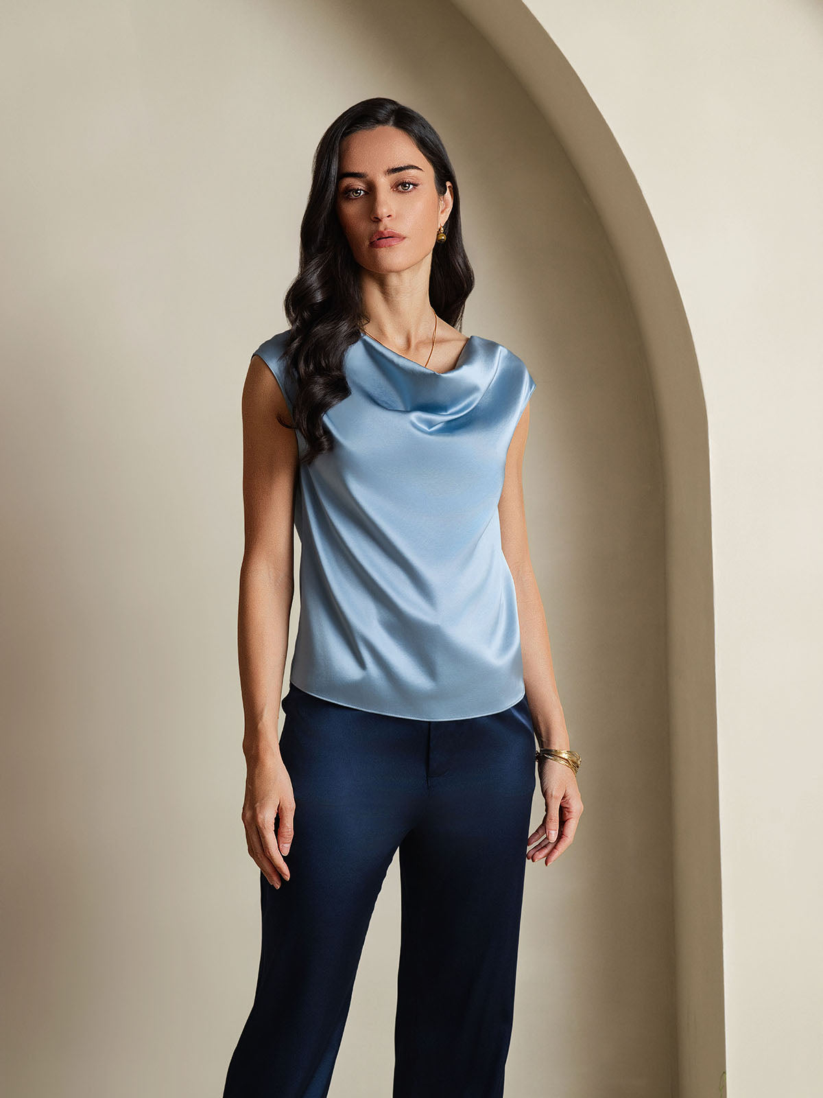 Reyanna™ | Silke Kappärmad Krage Tanktop/Blus
