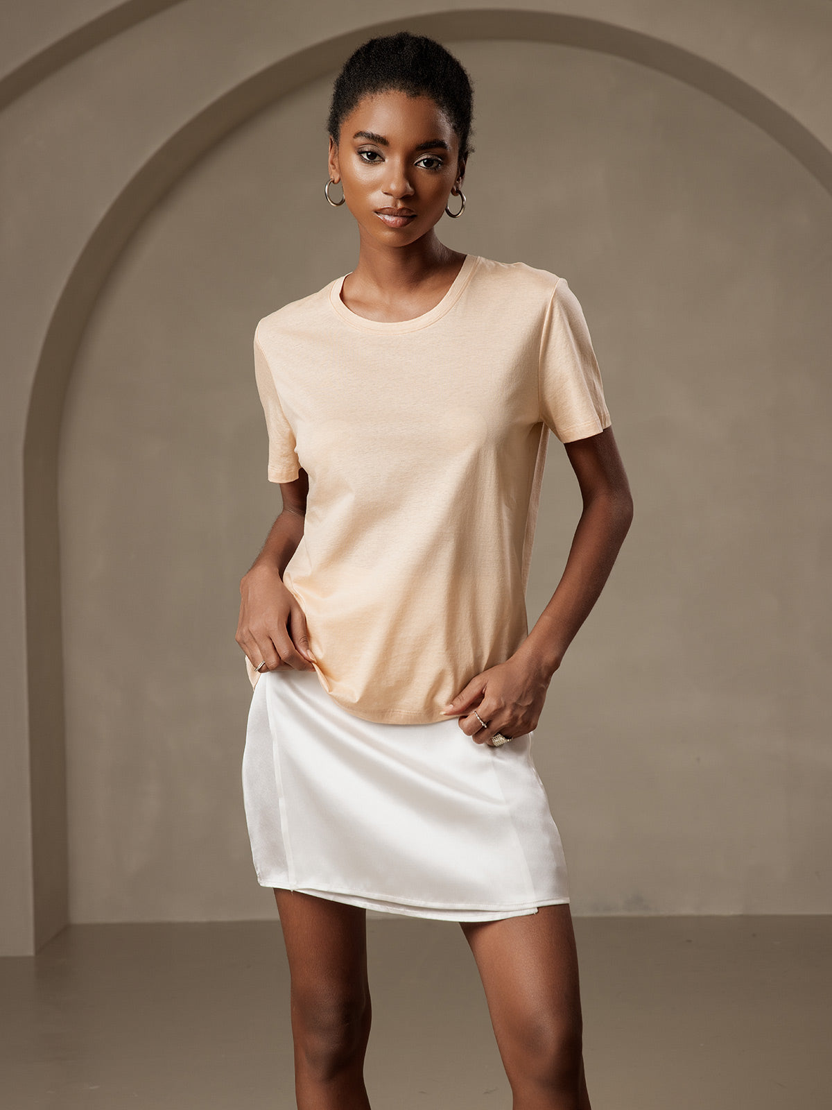 Reyanna™ | Silkestrikad Rundhals T-shirt