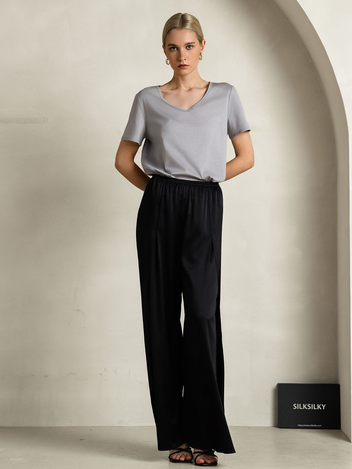 Reyanna™ | Silkeblandning V-ringning Dam T-shirt