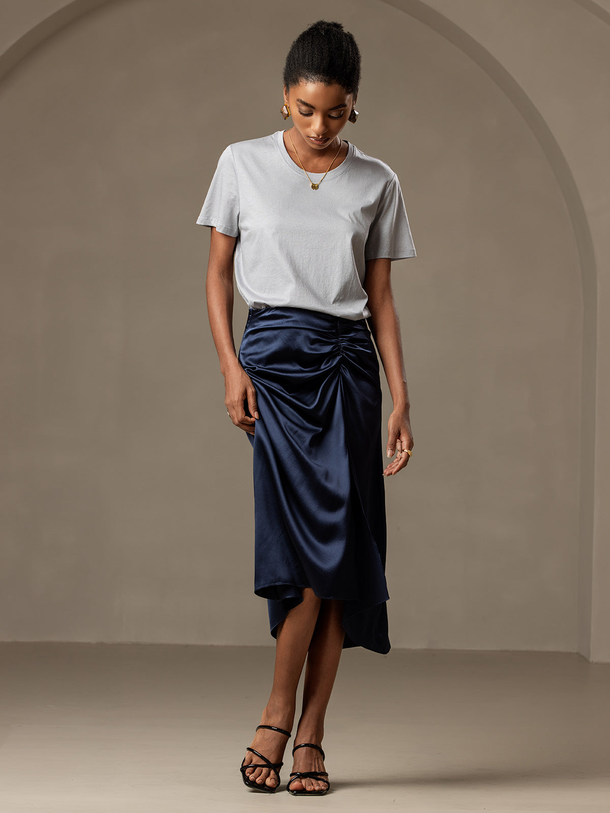 Reyanna™ | Silke Stickad Bas Rund Hals T-Shirt