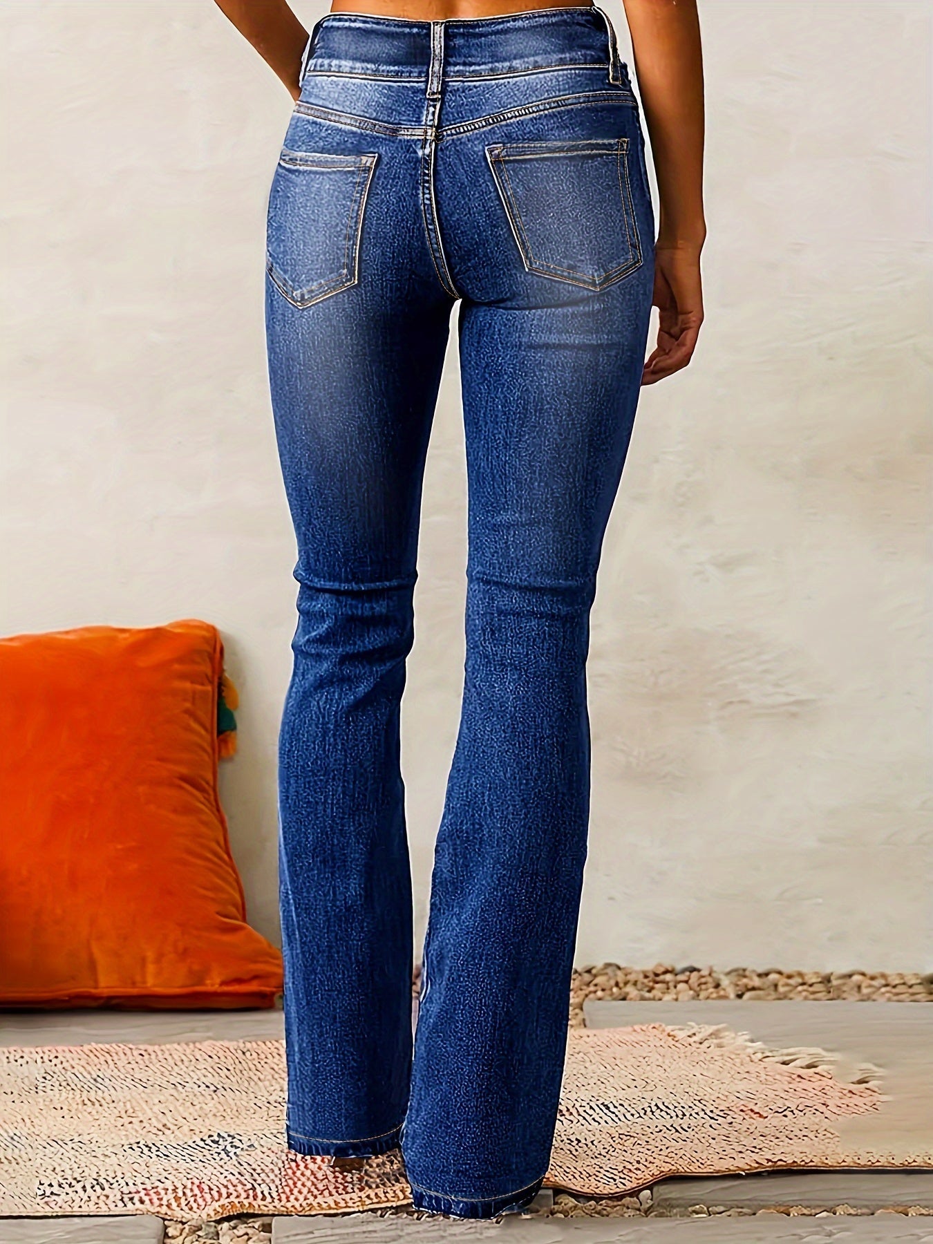 Reyanna |Lova | Utsvängda jeans med hög midja